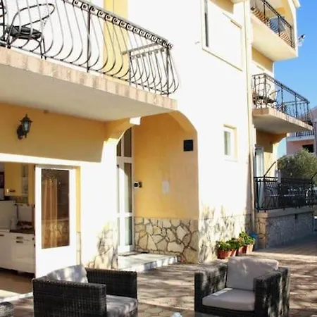 Apartman Orange S Pogledom Na More I 50m Od Plaze Apartmán *