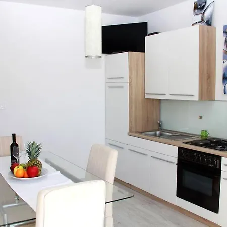 Apartmán Apartman Orange S Pogledom Na More I 50m Od Plaze