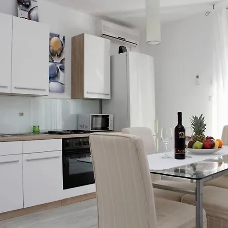 Apartmán Apartman Orange S Pogledom Na More I 50m Od Plaze Vodice